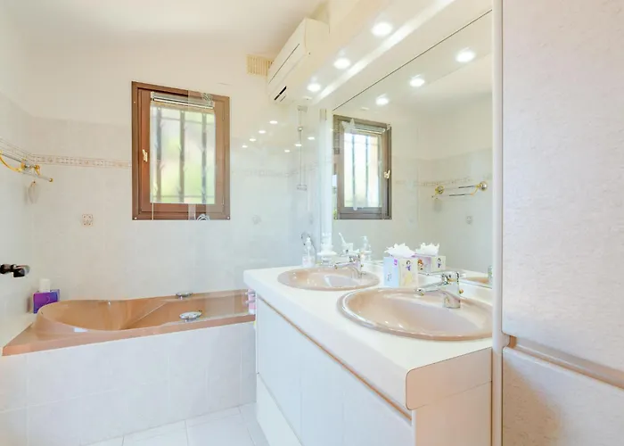 D'olive By Interhome Tatil Evi Grimaud